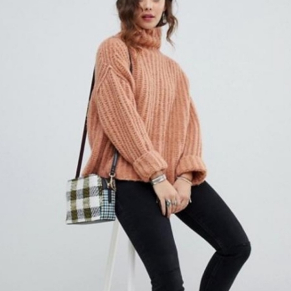 Free People Sweaters - FREE PEOPLE Fluffy Fox Chunky Knit Slouchy Boxy Fit Cropped Turtle Neck Sweater